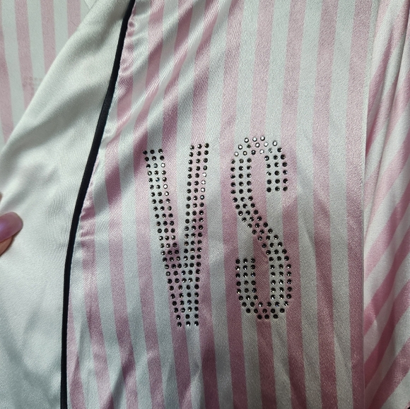 EXLUSIVE! NWT  Victoria's Secret Robe from the Fashion Show in NYC - Picture 3 of 9